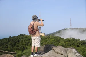 Ban Co Peak Sees Tourism Surge Following Bill Gates’ Scenic Tea Visit - image 0