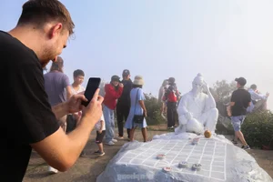 Ban Co Peak Sees Tourism Surge Following Bill Gates’ Scenic Tea Visit - image 16