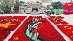 Discover Quang Phu Cau Incense Village: Vibrant Red Hue Draws Tourists Near Hanoi - image 13