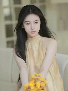 New Xiao Long Nu: The 24-Year-Old Actress Captivating Fans in the Iconic Martial Arts Role - image 8