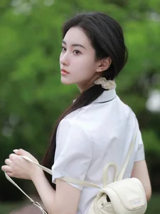 New Xiao Long Nu: The 24-Year-Old Actress Captivating Fans in the Iconic Martial Arts Role - image 4