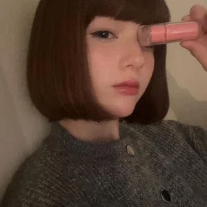 Social Media Abuzz Over the Stunning Doppelganger of Famous Influencer Xoai Non - image 2
