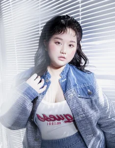 Truc Anh Mat Biec: Embracing Body Positivity and Radiant Beauty at 73kg - image 1