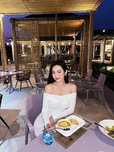Runner-up Vu Thuy Quynh Everyday Beauty and Style Gallery - image 1