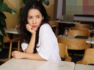 Actress Ngoc Trinh of 'Mui Ngo Gai' Stuns Fans with Ageless Beauty - image 2
