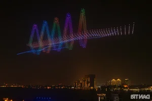 Spectacular Drone Light Show in Hanoi Features 2,025 Drones Forming a Giant Dragon - image 11