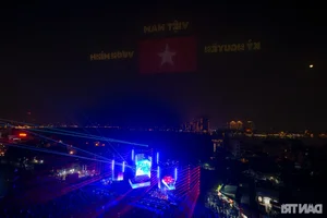 Spectacular Drone Light Show in Hanoi Features 2,025 Drones Forming a Giant Dragon - image 8