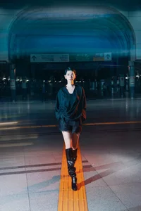 Model Xuan Lan and Daughter Showcase Stunning Street Style in Tokyo Night Photoshoot - image 6