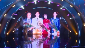 Cam Ly's Successful Marriage vs. Her Stage Partner's Life as a Content Bachelor at 44 - image 3