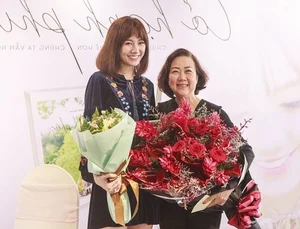 Stylish Mothers-in-Law of Vietnamese Celebrities Who Steal the Spotlight - image 5