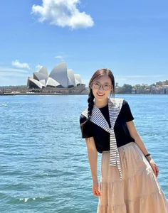Khanh Vy's New Look: The '7-Language Hot Girl' Transforms Her Hair - image 3