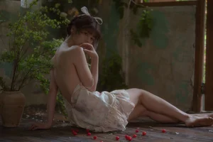 Dreamy French-Style Moments with Lin Mu Ting Zi in Art Collection - image 18