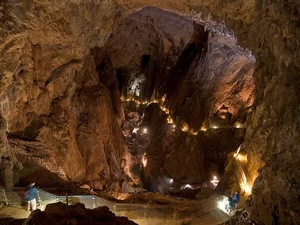 Breathtaking Underground Wonders: Inside the Middle East's Most Stunning Caves - image 4