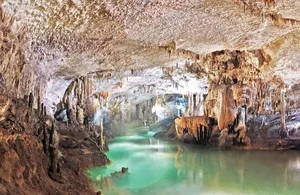 Breathtaking Underground Wonders: Inside the Middle East's Most Stunning Caves - image 2