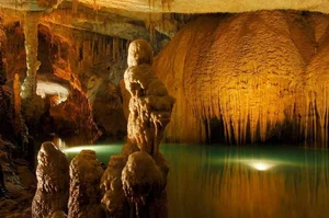Breathtaking Underground Wonders: Inside the Middle East's Most Stunning Caves - image 3