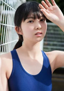 Suzuka Tsukada Photo Book Collection Tsuka Momoda 51 Page Visual Set - image 15
