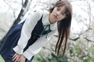 YiTuYu Vol.8649 Xiao Zi: Gentle Spring Beauty, an Aesthetic Portrait Amidst Blossoms. - image 19