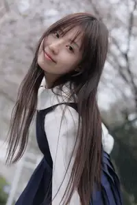 YiTuYu Vol.8649 Xiao Zi: Gentle Spring Beauty, an Aesthetic Portrait Amidst Blossoms. - image 3