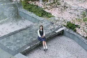 YiTuYu Vol.8649 Xiao Zi: Gentle Spring Beauty, an Aesthetic Portrait Amidst Blossoms. - image 9