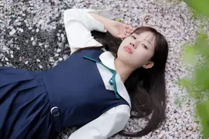 YiTuYu Vol.8649 Xiao Zi: Gentle Spring Beauty, an Aesthetic Portrait Amidst Blossoms. - image 20