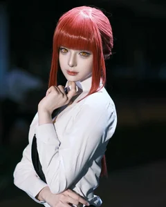 Striking Makima Cosplay Collection: 200+ Cool and Powerful Chainsaw Man Tributes - image 10