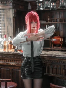 Striking Makima Cosplay Collection: 200+ Cool and Powerful Chainsaw Man Tributes - image 15