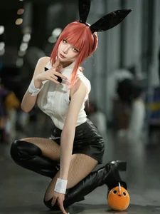 Striking Makima Cosplay Collection: 200+ Cool and Powerful Chainsaw Man Tributes - image 19