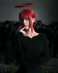 Striking Makima Cosplay Collection: 200+ Cool and Powerful Chainsaw Man Tributes - image 2