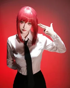 Striking Makima Cosplay Collection: 200+ Cool and Powerful Chainsaw Man Tributes - image 11