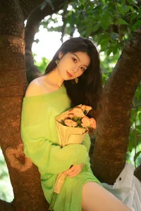 YiTuYu Art Language Vol.4207: A Visual Journey Featuring the Elegant Tang Tang - image 13
