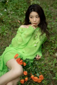 YiTuYu Art Language Vol.4207: A Visual Journey Featuring the Elegant Tang Tang - image 8