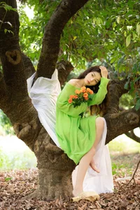 YiTuYu Art Language Vol.4207: A Visual Journey Featuring the Elegant Tang Tang - image 32