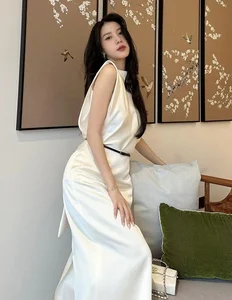 Vũ Ngọc Châm: 'Tình cũ' Sơn Tùng M-TP khoe vóc dáng nuột nà sau khi làm mẹ hai con - image 10