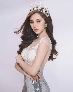 Rich Kid Jolie Nguyễn Shines with Stunning Visuals During South Korea Visit - image 2