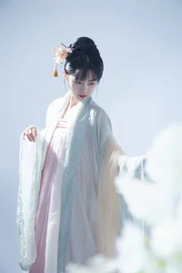 YiTuYu Art Language Vol.6044 Featuring Yi Xuan: A Masterclass in Portraiture - image 2
