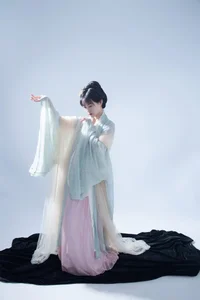 YiTuYu Art Language Vol.6044 Featuring Yi Xuan: A Masterclass in Portraiture - image 0