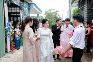 The Viral 'Sharp Look' from a Bride to Her Groom During Their Wedding - image 2