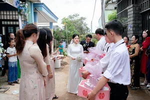 The Viral 'Sharp Look' from a Bride to Her Groom During Their Wedding - image 0