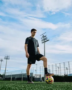The World Cup 2022 Heartthrob: Revisiting the Viral Style of Cho Gue-sung - image 8