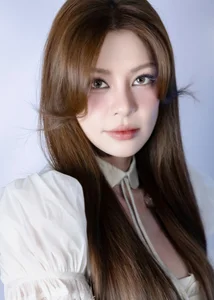 Stunning Vietnamese Beauty Captivates the Internet with Unforgettable Red Carpet Moments - image 4