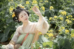 Stunning Photography Collection: YiTuYu Art Language Vol.7111 Suan La Tang Er - image 0