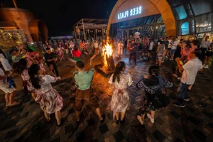 Vietnam’s Sleepless Cities: Exploring the Vibrant Nightlife of Da Nang and Phu Quoc - image 7