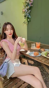 Hyun Bin's Photography Skills: How to Take Perfect Photos of Your Partner - image 9