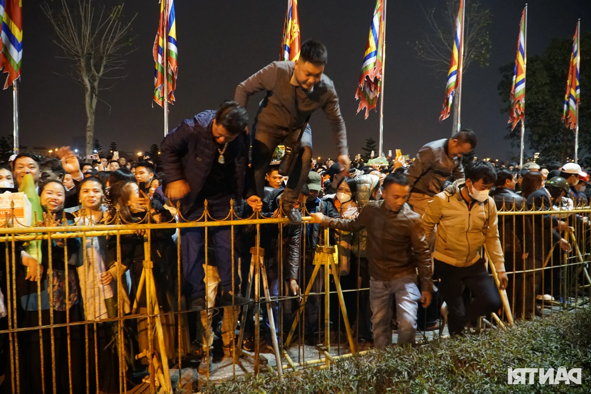 Crowds Climb Fences at Tran Temple Festival Vietnam Cultural Experience