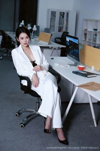 Elegant Portrait Photography Featuring Nan Qiao in XiuRen No.10908 – Stylish Fashion and Aesthetic Studio Shoot - image 6