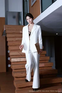 Elegant Portrait Photography Featuring Nan Qiao in XiuRen No.10908 – Stylish Fashion and Aesthetic Studio Shoot - image 13