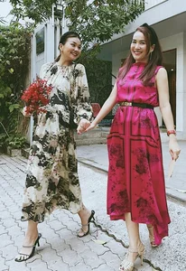 Vietnamese Supermodel Thanh Hằng Stuns in Yellow Ao Dai During Tet Reunion with Anh Thơ - image 6