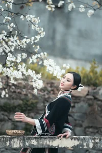 Visual Storytelling in YiTuYu Art Language Vol. 4201: Featuring the Radiant Wei Wei - image 2