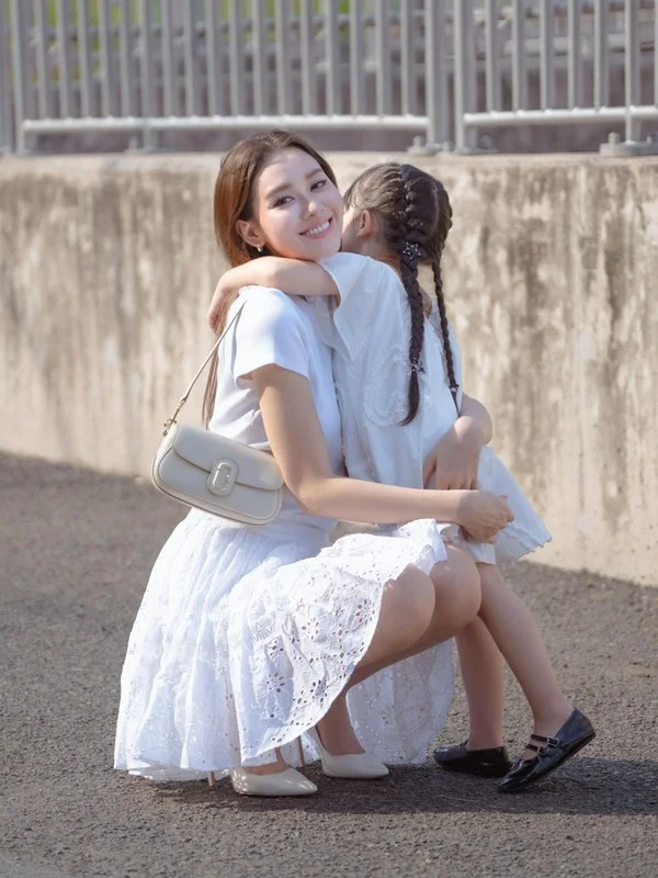 Heartwarming Family Moments: Actress Diễm My 9x Shares Personal Photos