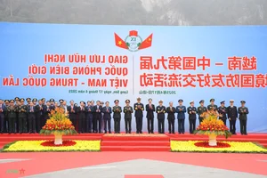 Visual Highlights from the 9th Vietnam-China Border Defense Friendship Exchange - image 5